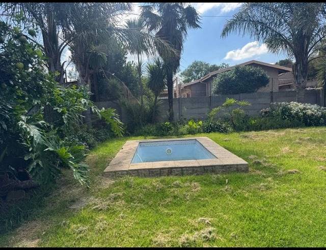 3 BEDROOM FREEHOLD FOR SALE IN BRENTHURST